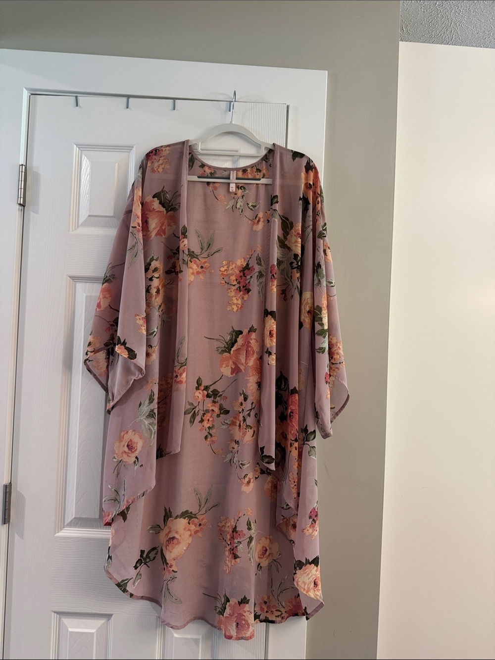 Xhilaration Dusty Mauve Floral Kimono